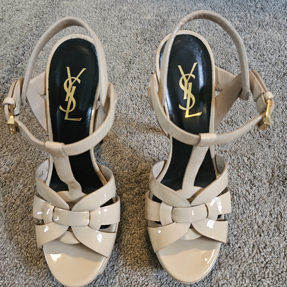 AUTHENTIC Yves Saint Laurent Nude Glossy Heels